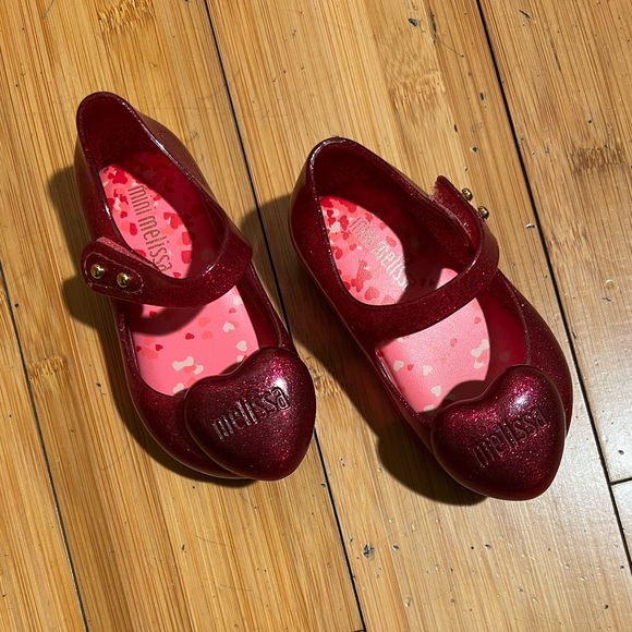 Mini Melissa Glittery Red Heart Shoes - Picture 2 of 12